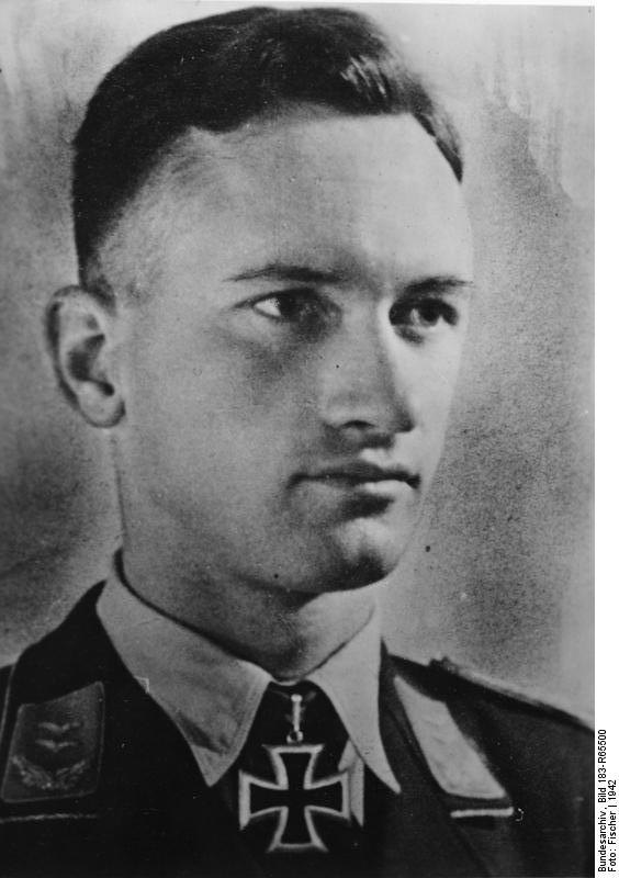 Historical photograph of Fritz Schröter.