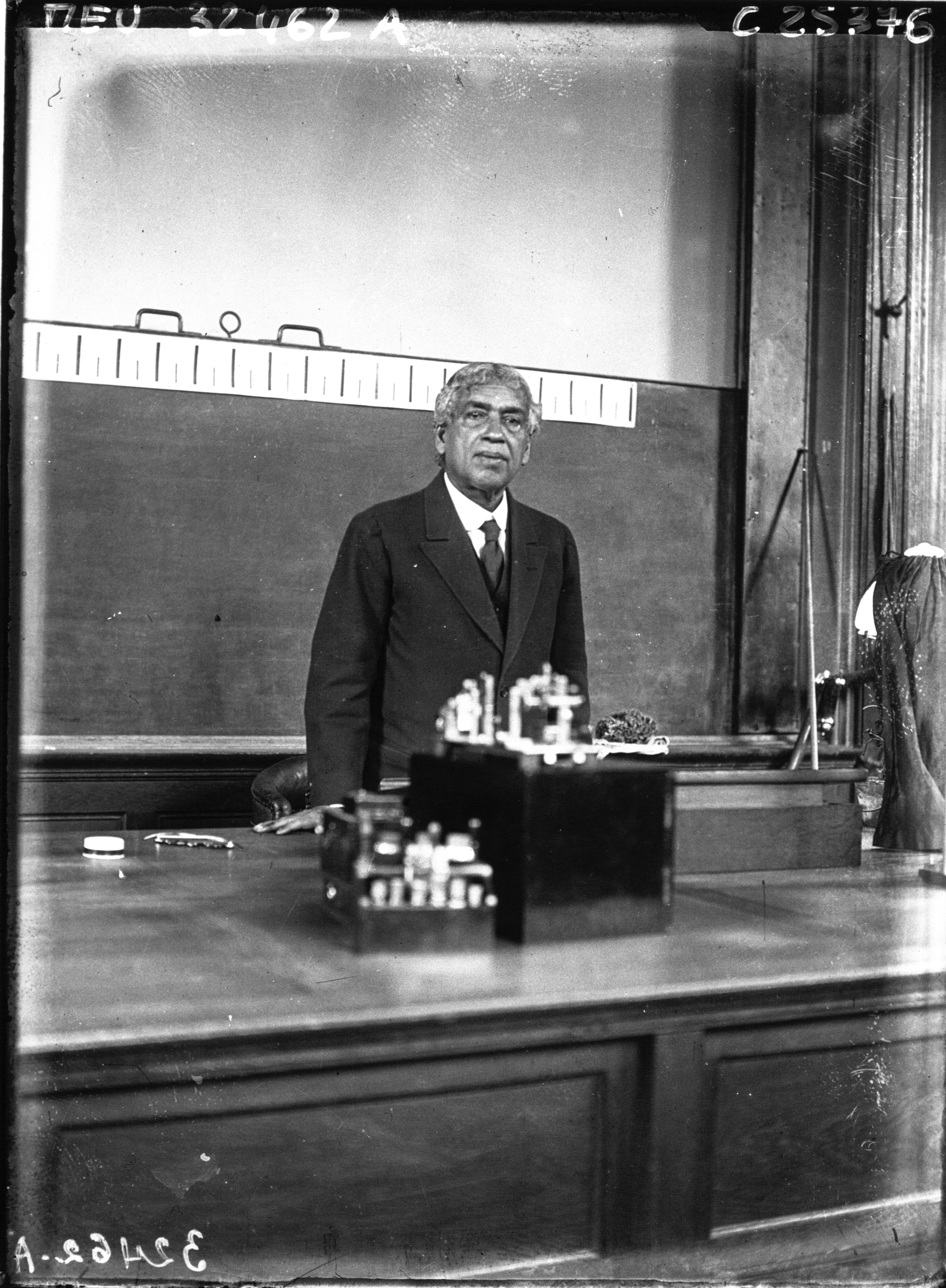 Historical photograph of Jagadish Chandra Bose.
